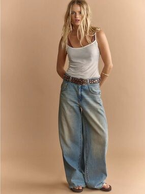 NEW. Free People Levi’s Super Baggy Barrel Jeans. NWT
